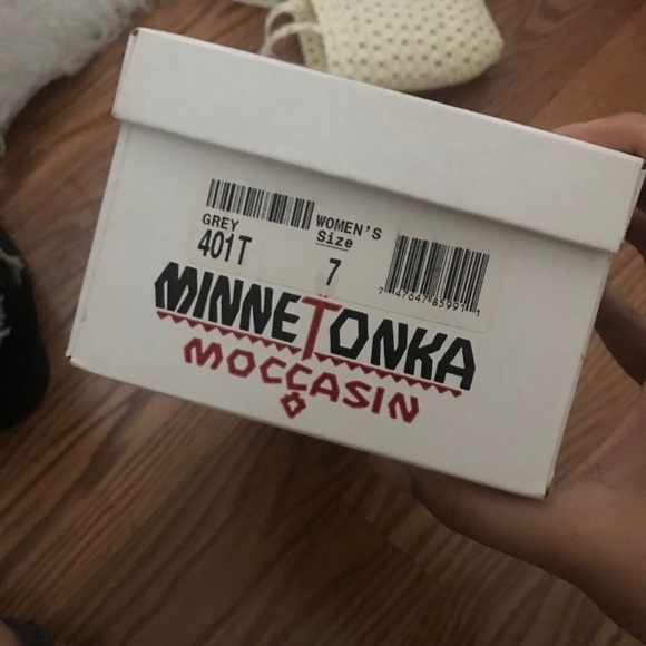 Minnetonka // Grey Moccasin - Picture 8 of 8